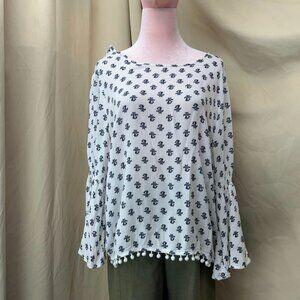 Aeropostale Black and White Floral Longsleeve Blouse Size M